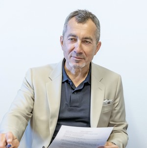 prof. dr hab. Grzegorz Ostasz